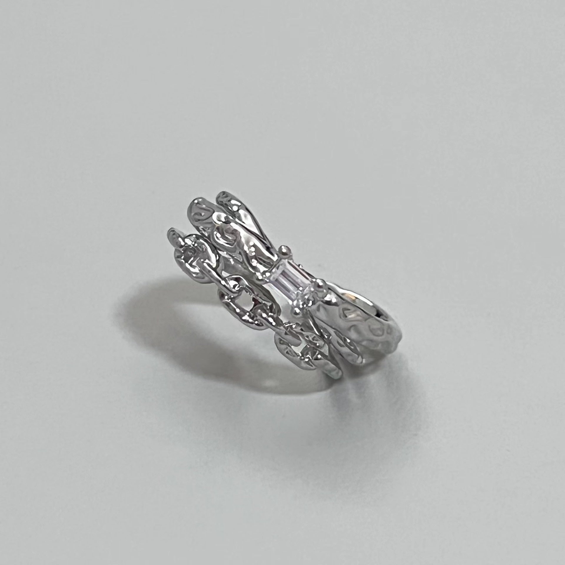 2KWRLD™ Abstract Ring - 2K WRLD